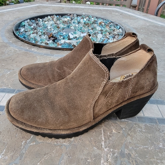 Fly London Tan Suede Slip On Shoes Wate Size 39 should be a 38 - Picture 2 of 9